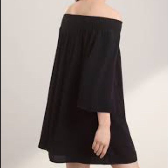 Aritzia Talula Curzon off the shoulder dress - Picture 2 of 5